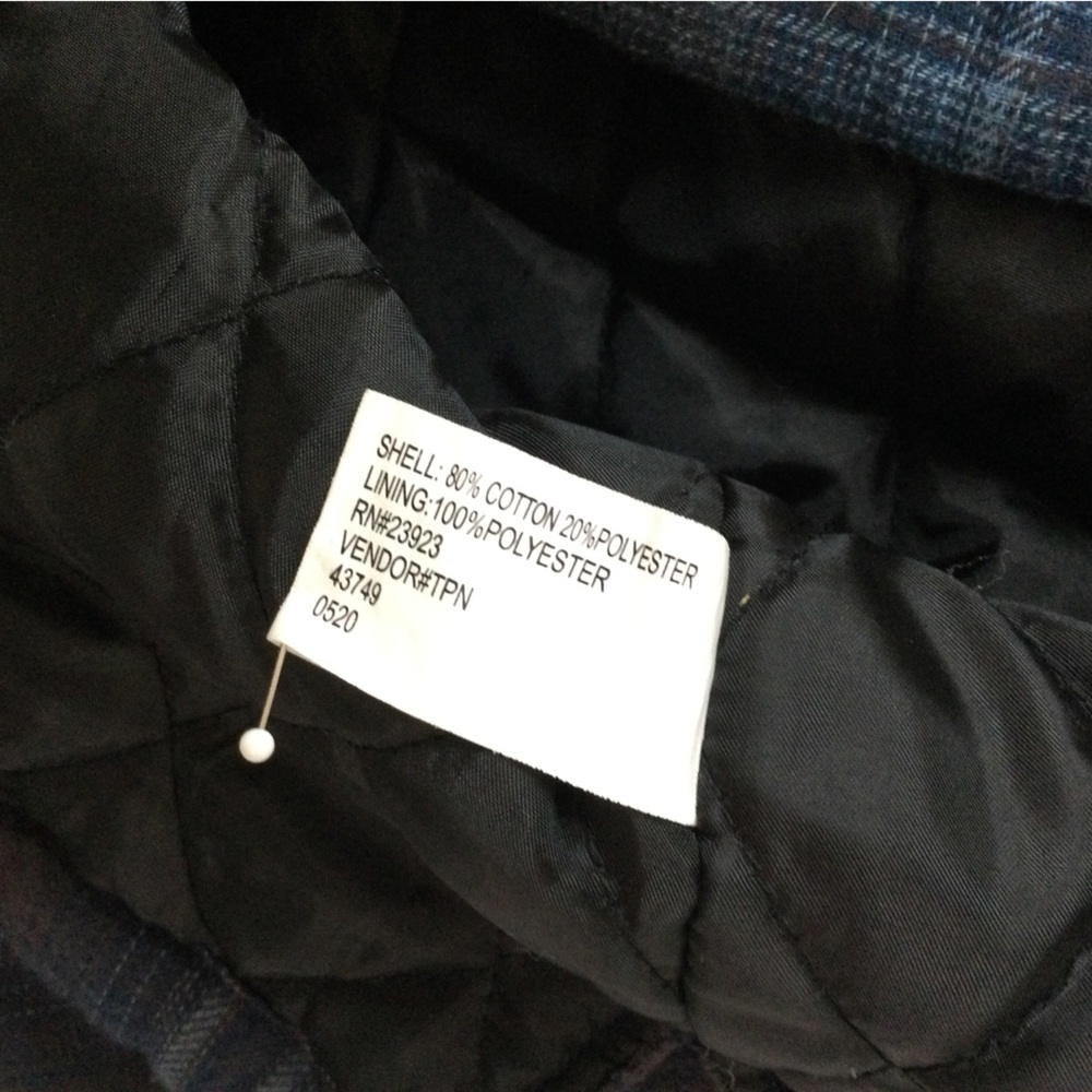 Canyon Guide Outfitters Hooded Quilted Jacket. Large - Picture 4 of 6